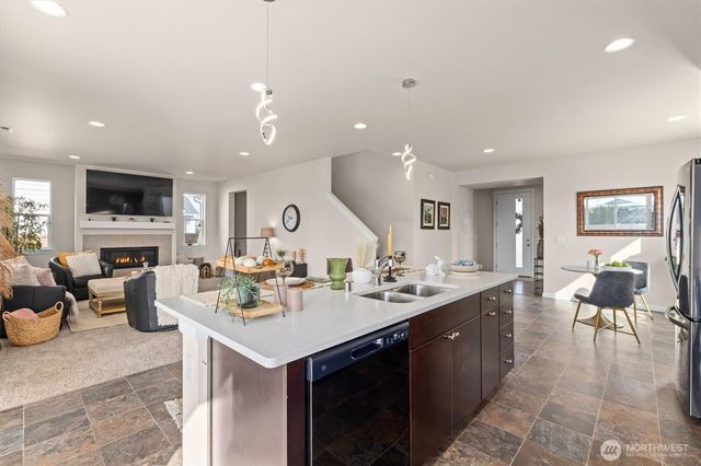 15750 58th Street Court E, Sumner, WA 98390