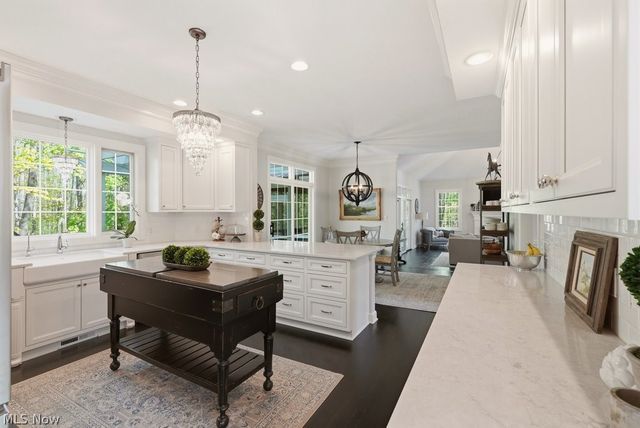 16620 Jennifer Lane, Chagrin Falls, OH 44023