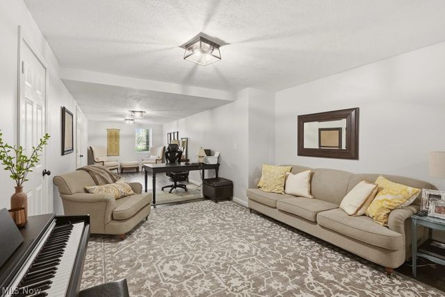 16620 Jennifer Lane, Chagrin Falls, OH 44023