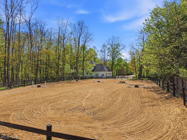 16620 Jennifer Lane, Chagrin Falls, OH 44023