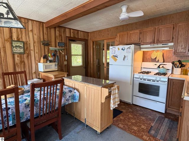 11180 Alpine Drive, Lake, MI 48632