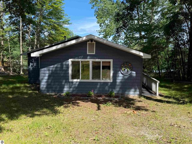 11180 Alpine Drive, Lake, MI 48632