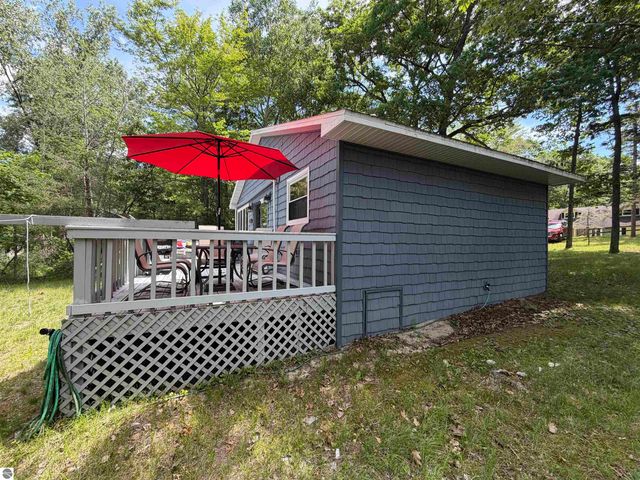 11180 Alpine Drive, Lake, MI 48632