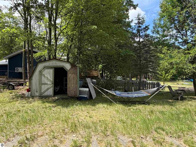 11180 Alpine Drive, Lake, MI 48632