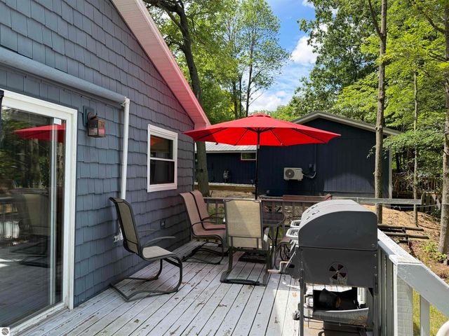 11180 Alpine Drive, Lake, MI 48632