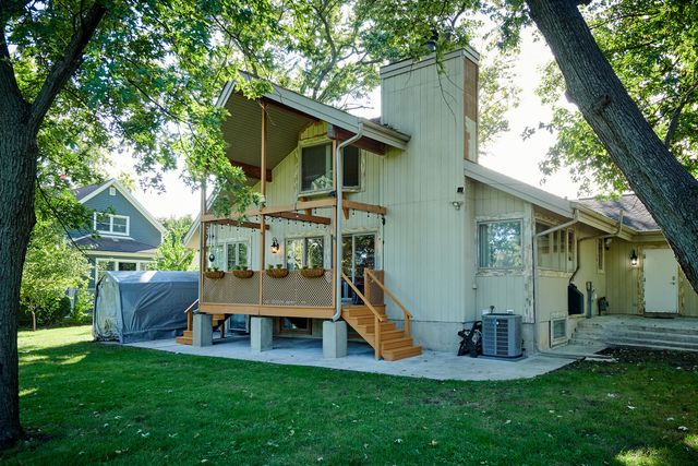 9041 DELPHIA Avenue, Des Plaines, IL 60016