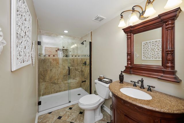 9041 DELPHIA Avenue, Des Plaines, IL 60016