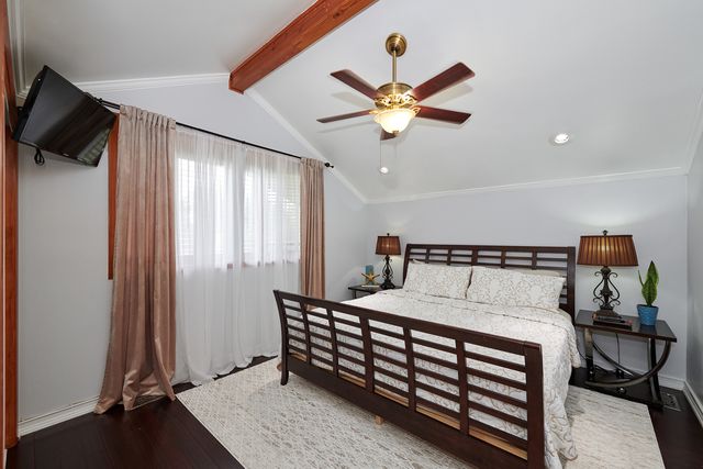 9041 DELPHIA Avenue, Des Plaines, IL 60016
