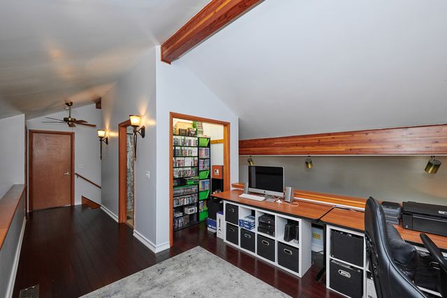 9041 DELPHIA Avenue, Des Plaines, IL 60016