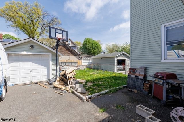 427 Robins St, Roselle Boro, NJ 07203