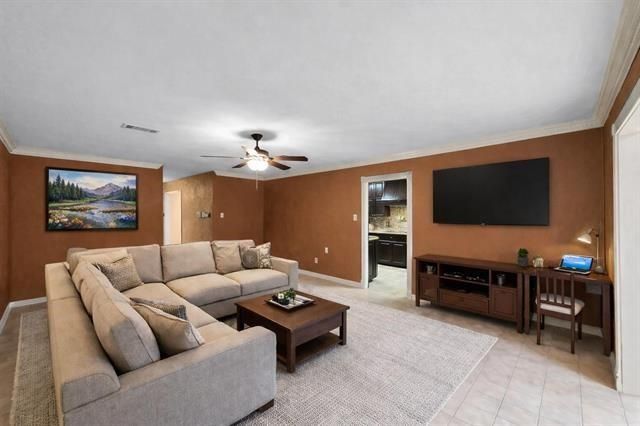 5720 Townhouse Lane, Beaumont, TX 77707