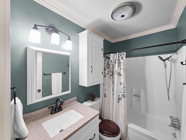 5720 Townhouse Lane, Beaumont, TX 77707