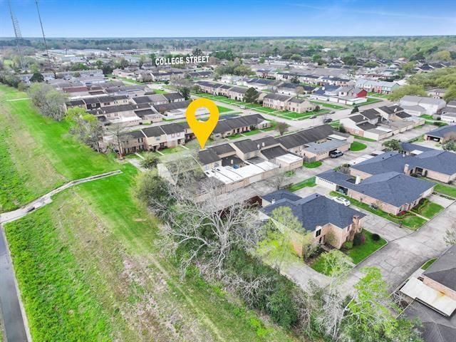 5720 Townhouse Lane, Beaumont, TX 77707