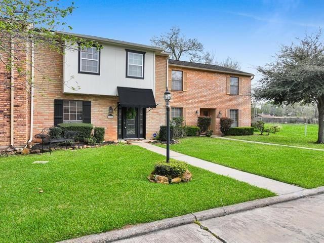 5720 Townhouse Lane, Beaumont, TX 77707