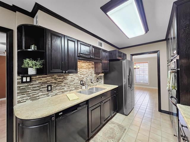 5720 Townhouse Lane, Beaumont, TX 77707