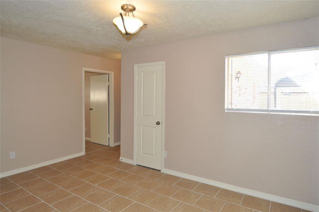 4710 Pine Street, Seabrook, TX 77586