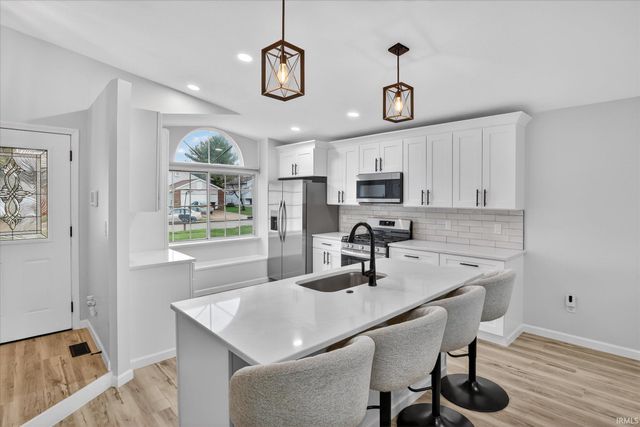 1926 Woodland Drive, Elkhart, IN 46514