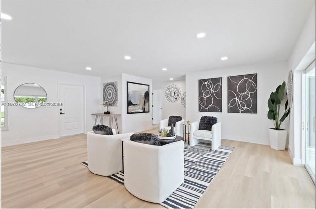 1780 SW 12th St, Boca Raton, FL 33486