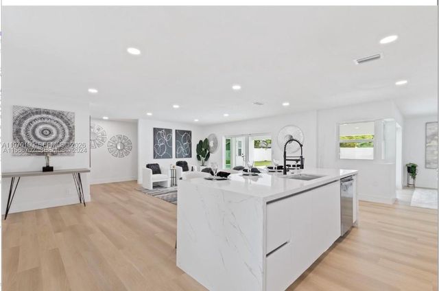 1780 SW 12th St, Boca Raton, FL 33486