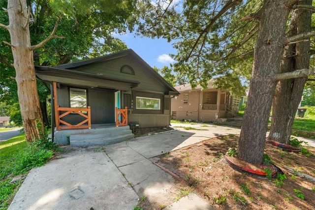 3801 Mersington Avenue, Kansas City, MO 64128