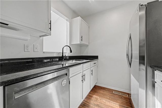 10952 Bradshaw Street, Overland Park, KS 66210