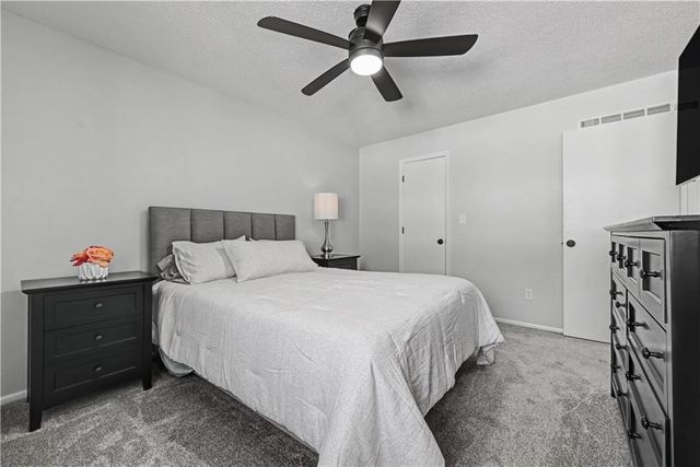 10952 Bradshaw Street, Overland Park, KS 66210