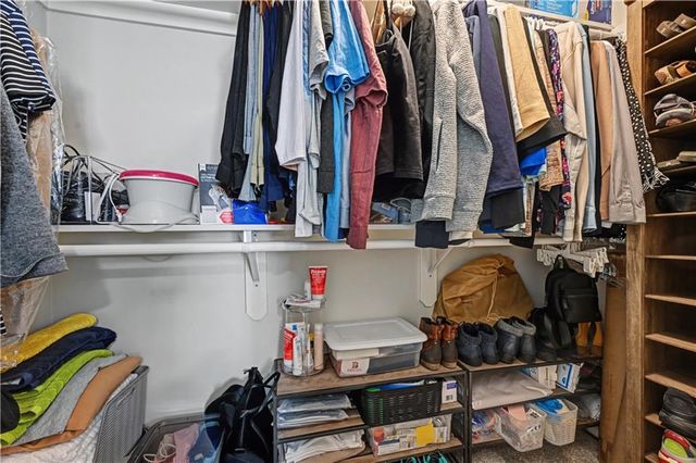 10952 Bradshaw Street, Overland Park, KS 66210