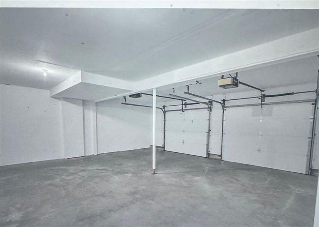 10952 Bradshaw Street, Overland Park, KS 66210