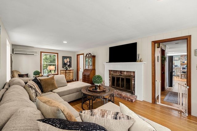 536 Ipswich Rd, Boxford, MA 01921