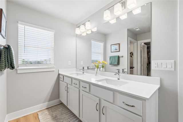 801 Fountain View Drive, Pella, IA 50219