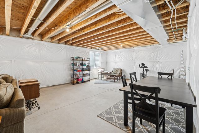 801 Fountain View Drive, Pella, IA 50219