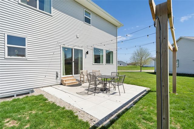 801 Fountain View Drive, Pella, IA 50219