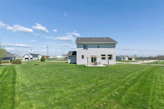 801 Fountain View Drive, Pella, IA 50219
