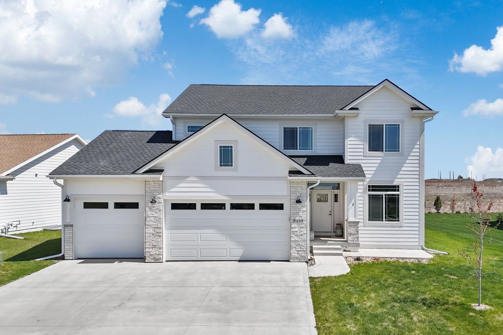 5109 149th Street, Urbandale, IA 50323