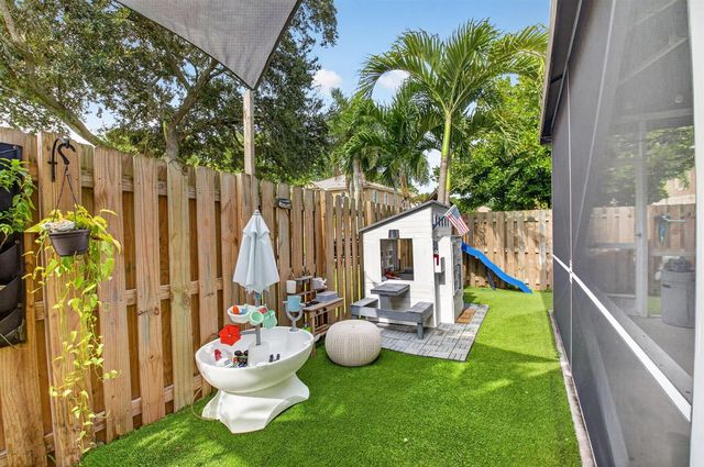 3616 Asperwood Circle, Coconut Creek, FL 33073
