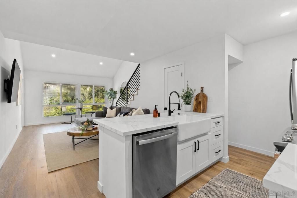 Image 6 of property listing at 6111 Rancho Mission Rd 313, San Diego, CA 92108