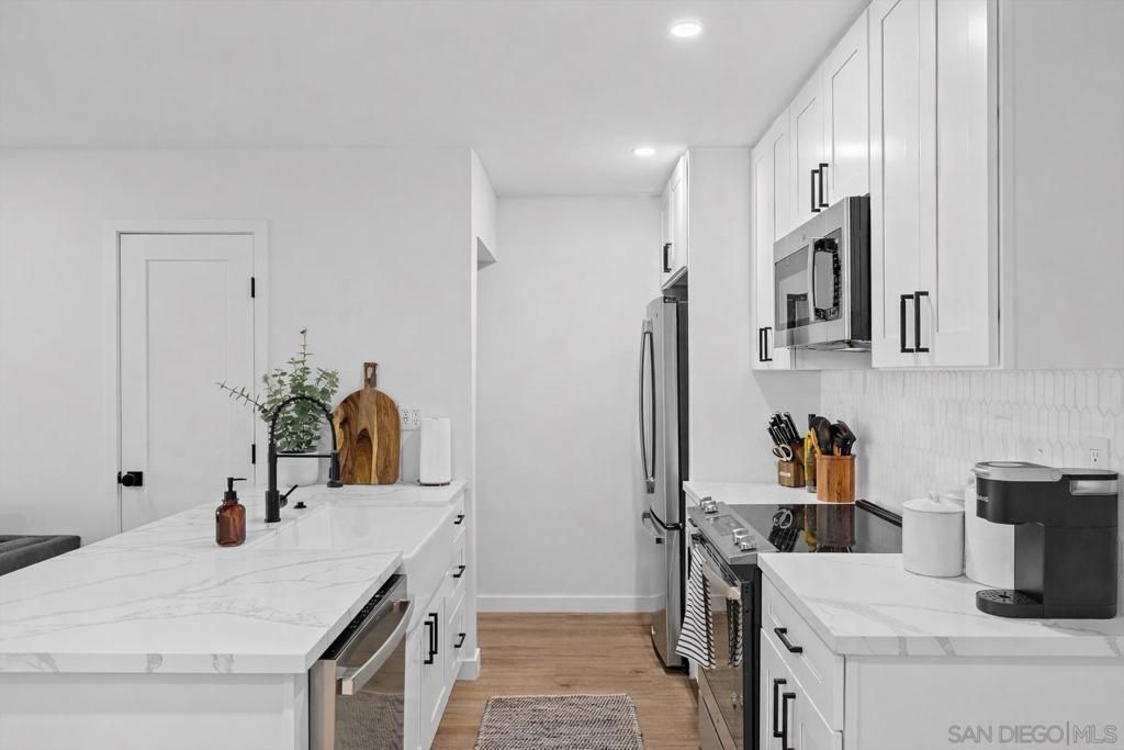 Image 7 of property listing at 6111 Rancho Mission Rd 313, San Diego, CA 92108