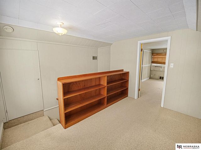 2627 B Street, Lincoln, NE 68502