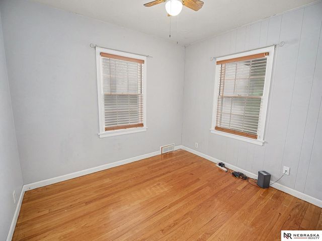 2627 B Street, Lincoln, NE 68502