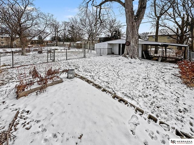 2627 B Street, Lincoln, NE 68502