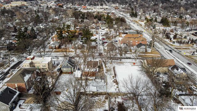 2627 B Street, Lincoln, NE 68502