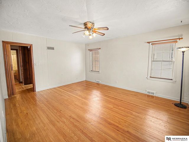 2627 B Street, Lincoln, NE 68502