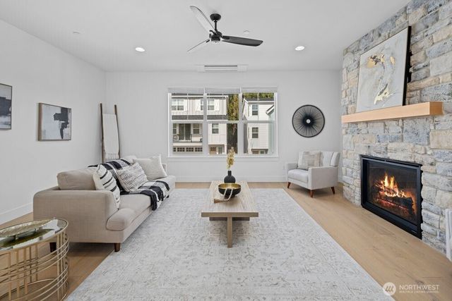 16 160th Place SE, Bothell, WA 98012