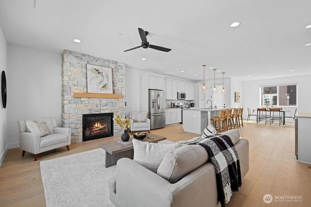 16 160th Place SE, Bothell, WA 98012