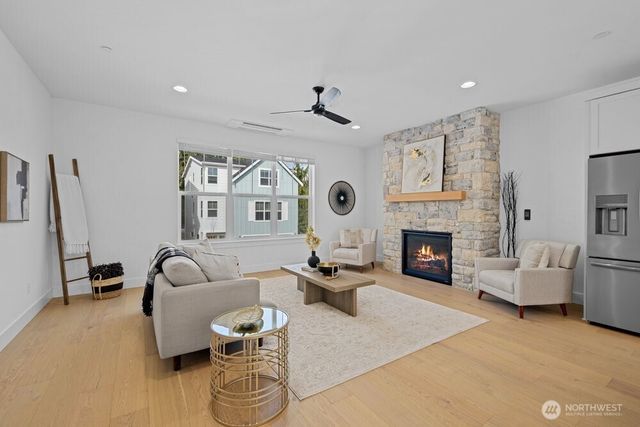 16 160th Place SE, Bothell, WA 98012