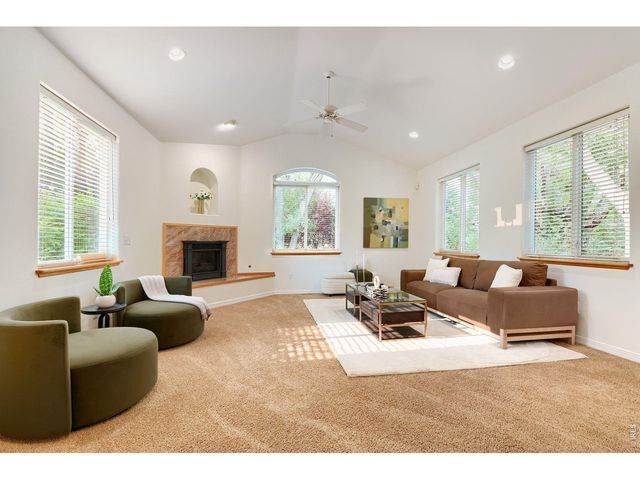 1812 Scarsdale Ct, Lafayette, CO 80026