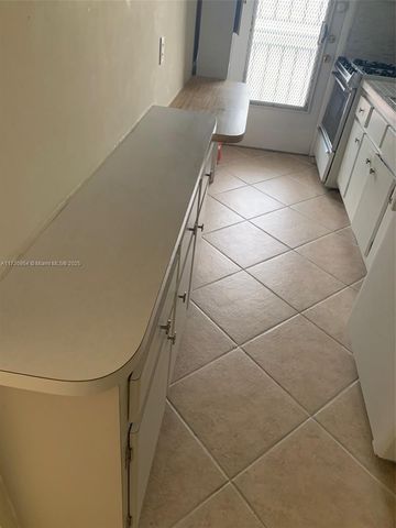 122 NE 204th St 21, Miami Gardens, FL 33179