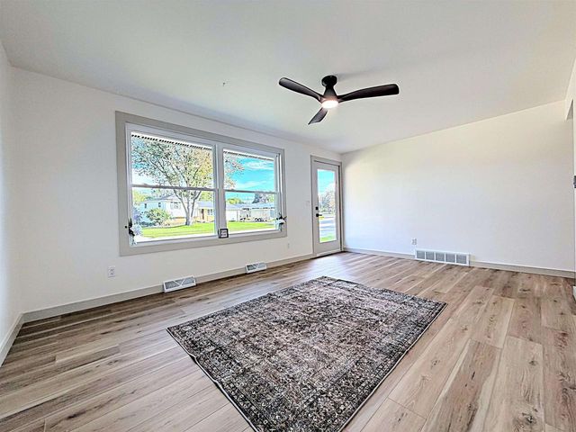 631 IDLEWILD STREET, Kaukauna, WI 54130