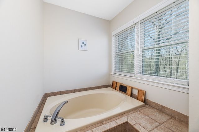 42 Mordaunt Rd, Vernon Twp., NJ 07462