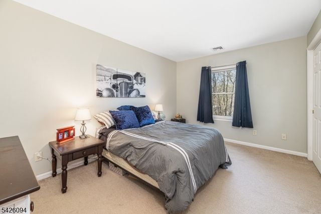 42 Mordaunt Rd, Vernon Twp., NJ 07462